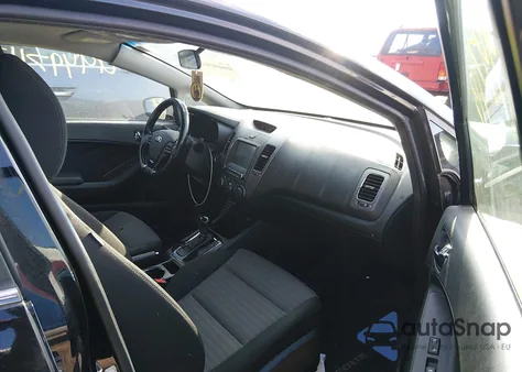 2017 Kia Forte S z USA, uszkodzony, nr VIN 3KPFL4A75HE043577